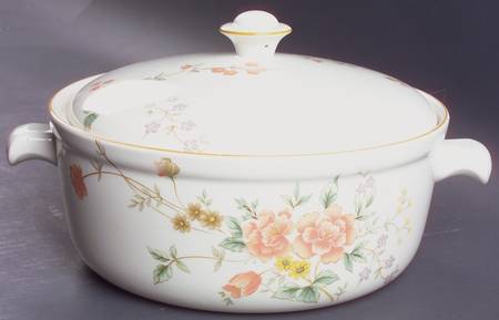 Silk Bouquet 2.5 Qt Round Covered Casserole