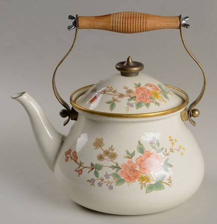 Silk Bouquet Metal Kettle & Lid