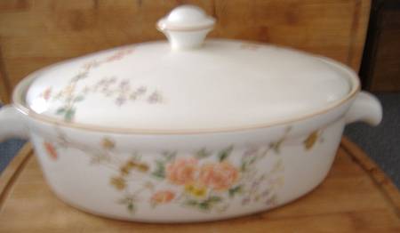Silk Bouquet 2.5 Quart Oval Covered Casserole