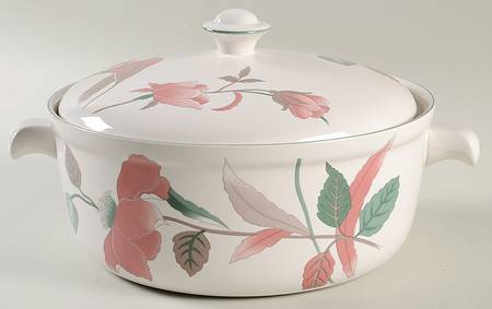 Silk Flowers 3 Quart Round Covered Casserole