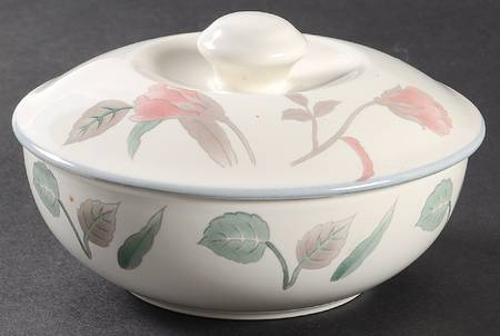 Silk Flowers 4" Round Box & Lid
