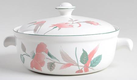 Silk Flowers 2 Qt Round Covered Casserole