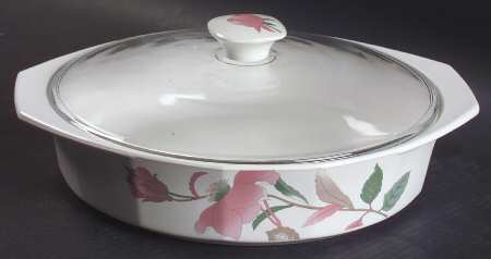 Silk Flowers 2 Qt Round Covered Casserole