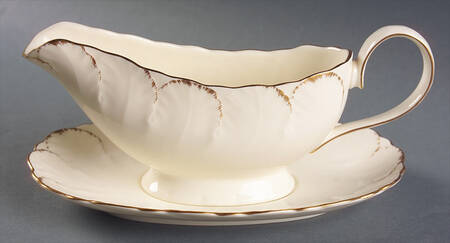 Simply Gold Gravy Boat & Underplate