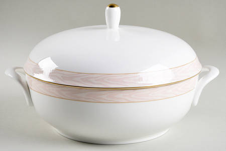 Silk Moire 2 Qt Round Covered Casserole