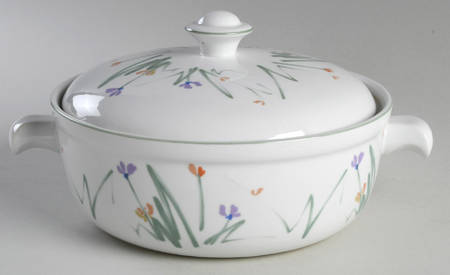 Sketch Book 2.5 Qt Round Covered Casserole