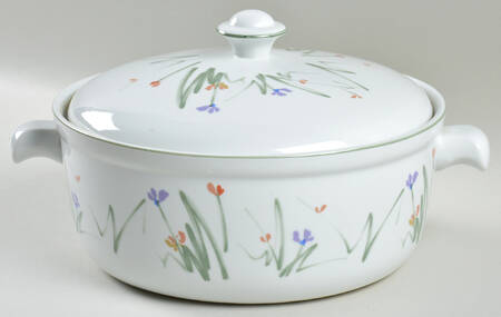 Sketch Book 3 Quart Round Covered Casserole