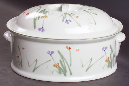 Sketch Book 1.75 Quart Oval Covered Casserole