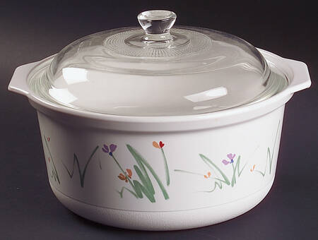 Sketch Book 3 Quart Round Covered Casserole