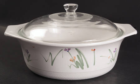 Sketch Book 2.75 Qt Round Covered Casserole