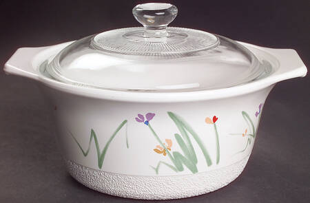 Sketch Book 1.25 Qt Round Covered Casserole