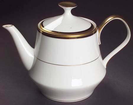 Skidmore Teapot & Lid