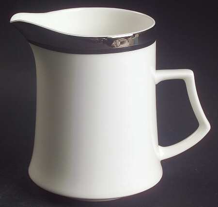 Solitude Creamer by Mikasa