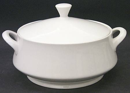 Sophisticate White 1.75 Qt Round Covered Casserole