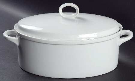 Sophisticate White 2 Quart Oval Covered Casserole
