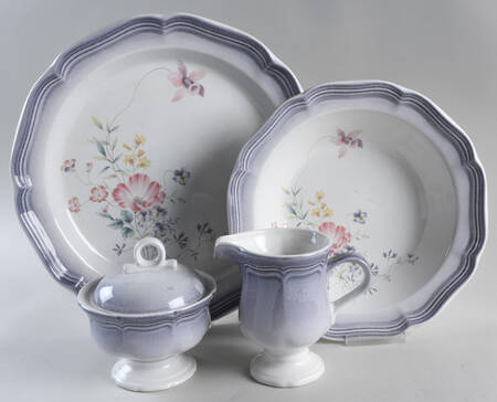 Spring Air 5 Piece Hostess Set