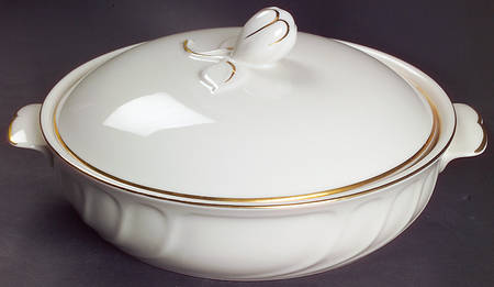 Spun Silk 1 Qt Round Covered Casserole by Mikasa