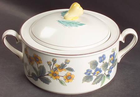 Spring Tradition 2.5 Qt Round Covered Casserole