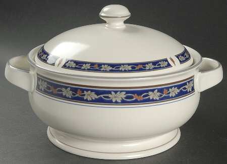 Spring Vine 2 Qt Round Covered Casserole