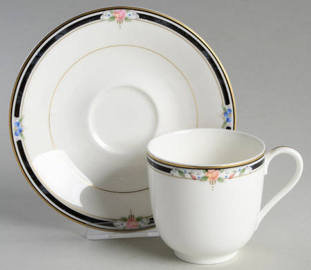 Stanford Footed Cup & Saucer Set