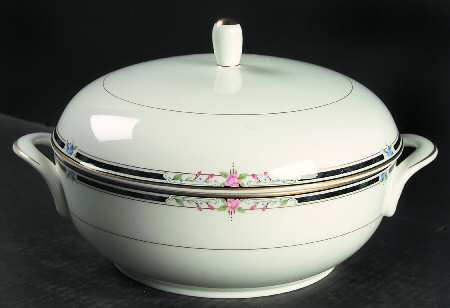 Stanford 1.5 Qt Round Covered Casserole
