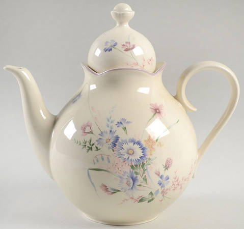 Stephanie Coffee Pot & Lid
