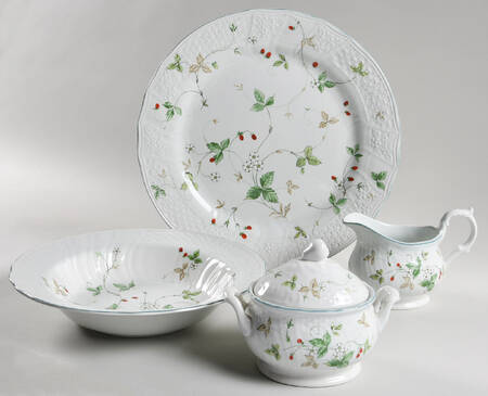Strawberry Fair 5 Piece Hostess Set