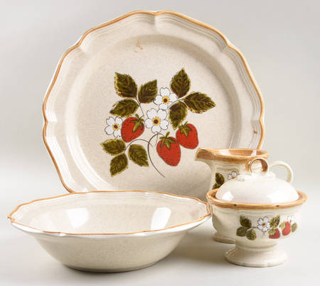 Strawberry Festival 5 Piece Hostess Set