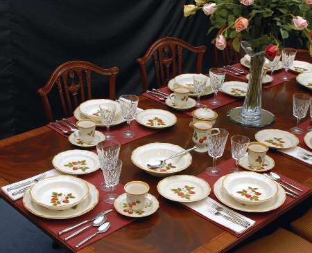 Strawberry Festival 45 Piece Estate Set