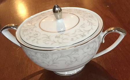 Star Flower Sugar Bowl & Lid