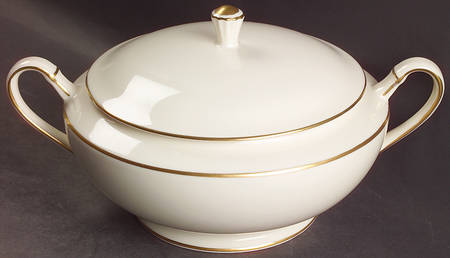 Stanton Gold 1.75 Qt Round Covered Casserole