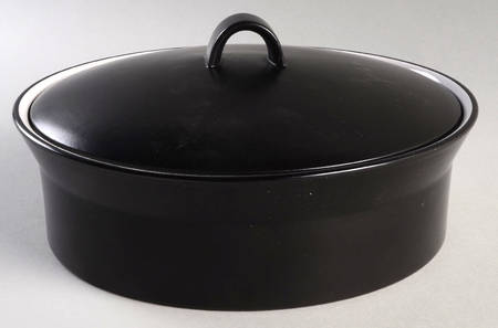 Stublack 2 Qt Round Covered Casserole