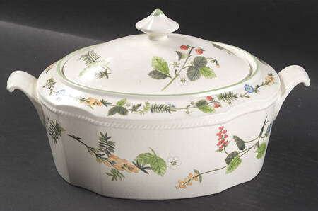 Summer Essence 2 Quart Oval Covered Casserole