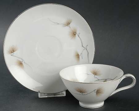 Suga Flat Cup & Saucer Set