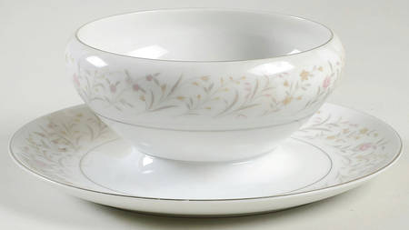 Sunnybrook Gravy Boat with Attached Underplate