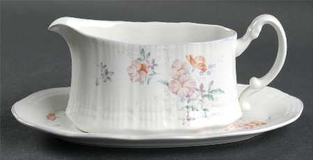 Suzanne Gravy Boat & Underplate