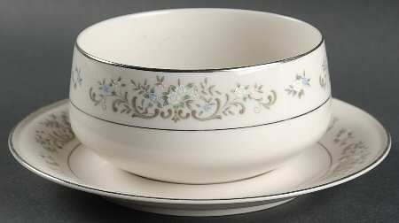 Sweet Song Gravy Boat & Underplate