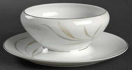 Tahiti Gravy Boat with Attached Underplate
