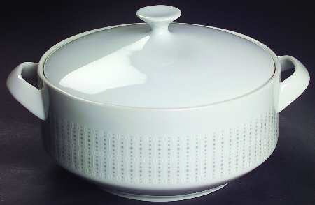 Tiara Round Covered Vegetable