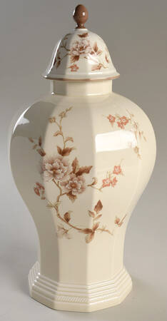 Tivoli Garden Covered Vase