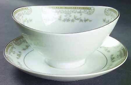 Tilden Gravy Boat with Attached Underplate