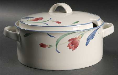 Tiptoe Tureen &  Lid