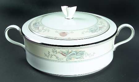 Treasure Cove 2 Qt Round Covered Casserole
