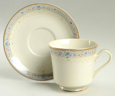 Treillage Footed Cup & Saucer Set