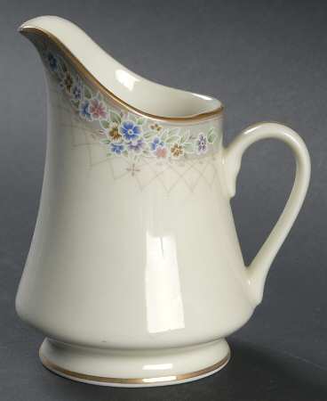 Treillage Creamer