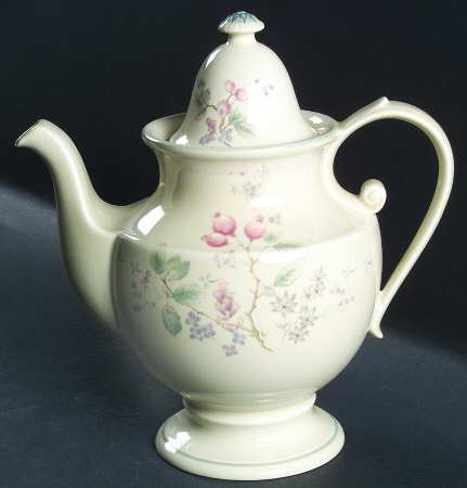 Tricia Coffee Pot & Lid