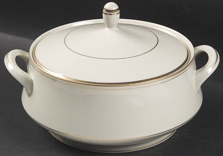 Trousdale 2 Qt Round Covered Casserole