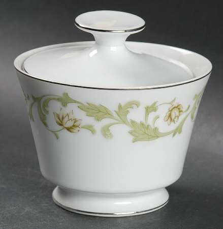 Trousseau (9362, Fine China) Sugar Bowl & Lid