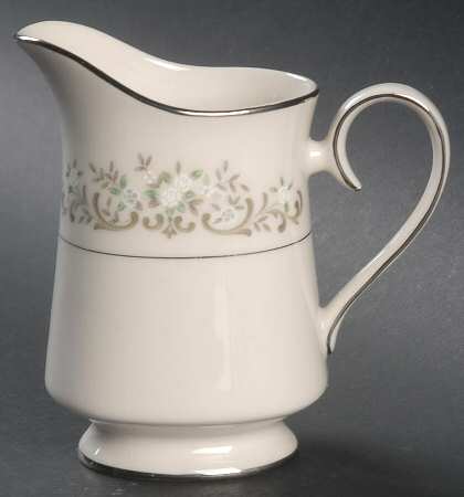 Trousseau (G1026, Ivory China) Creamer