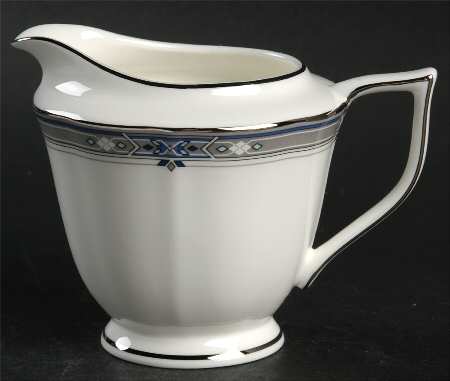 Trousseau (CAP04, Bone China) Creamer